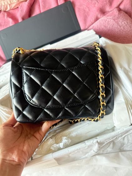 Chanel Mini Pearl Chain Flap Bag รูปที่ 3