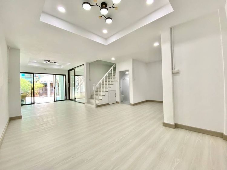 ใช่ ขายบ้านใกล้รถไฟฟ้าสายสีม่วง แยกบางพลู หมู่บ้านหงส์ประยูร3 4นอน 27ตรว รูปที่ 2