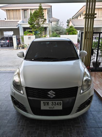 รถ Suzuki Swift 1.2 GLX สี ขาว