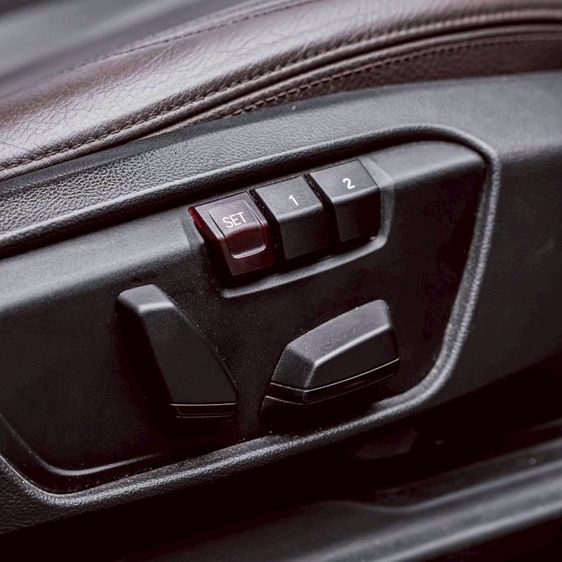 BMW X1 2017 2.0 sDrive18d xLine ดีเซล ดำ รูปที่ 3