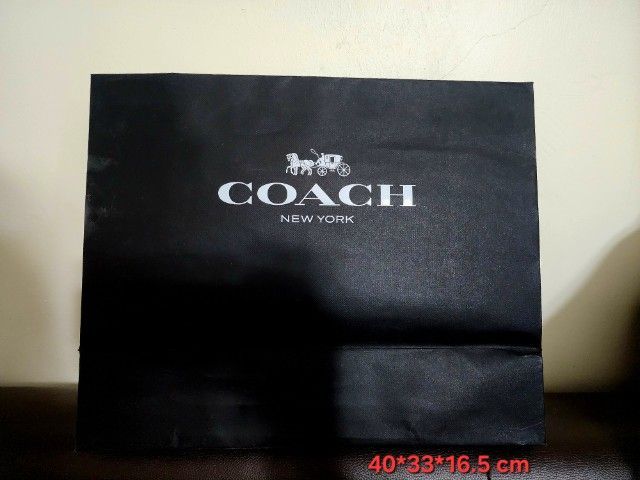 COACH ถุงกระดาษแบรนด์ Coach รุ่น New York สีดำ ขนาด 40x33x16.5 ซม.
