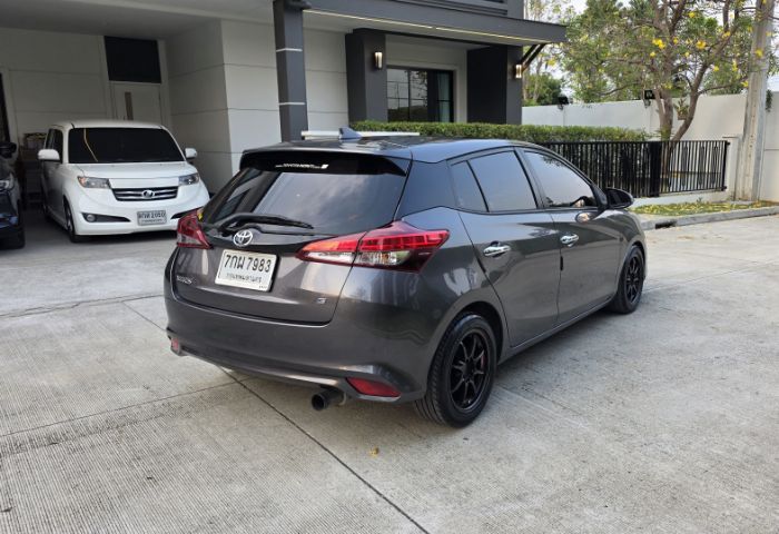 Toyota Yaris 2018 1.2 G Sedan เบนซิน ไม่ติดแก๊ส เกียร์อัตโนมัติ เทา รูปที่ 4