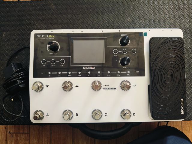 ขาย mooer ge150 ใหม่สุดๆ ใชังานสองครั้ง เปลี่ยนไปใช้รุ่นใหญ่กว่าเลยขาย  ราคาพร้อมส่ง