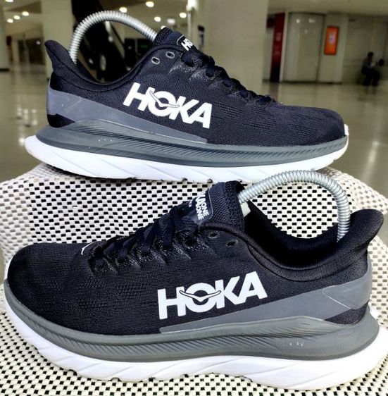 รองเท้า💥 HOKA💥ของแท้‼️พื้นนิ่ม เบา สวยๆ เดิมๆ สภาพดี💥ไซร์ 41.5 รูปที่ 9
