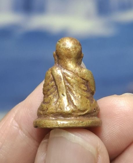 รูแหล่อหลวงพ่อเงินพิมพ์นิยมเนื้อเก่าครับ รูปที่ 2