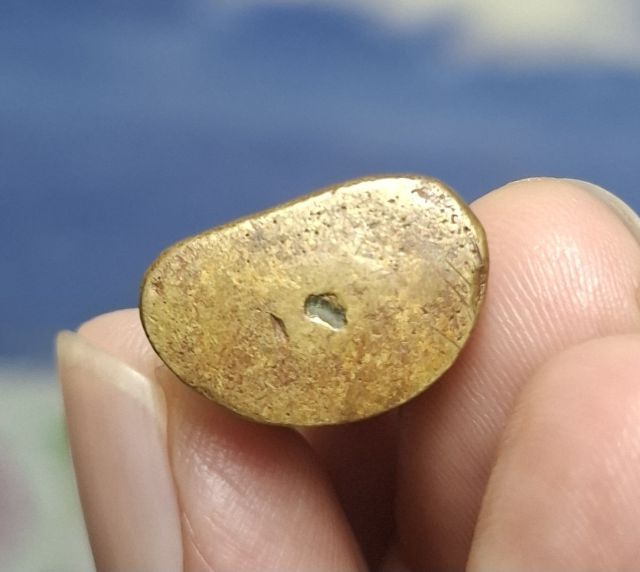 รูแหล่อหลวงพ่อเงินพิมพ์นิยมเนื้อเก่าครับ รูปที่ 7