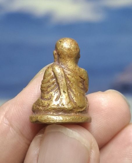 รูแหล่อหลวงพ่อเงินพิมพ์นิยมเนื้อเก่าครับ รูปที่ 3