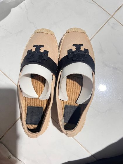 รองเท้า