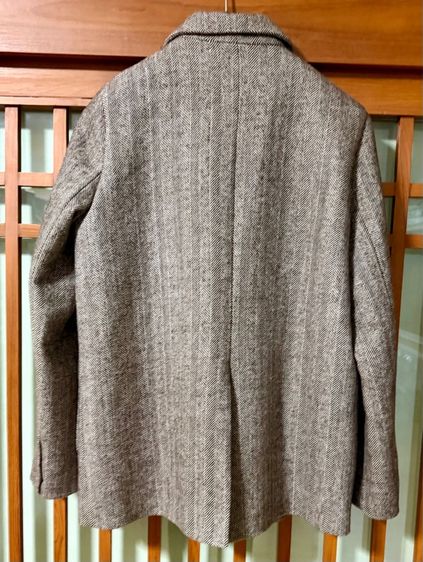 เสื้อแจ็คเก็ตสูทกันหนาว ลายก้างปลาเป็นเสื้อผ้าสไตล์คลาสสิกที่โดดเด่นด้วยเนื้อผ้าที่มีความละเอียดสูงและคัตติ้งที่ประณีต รูปที่ 4