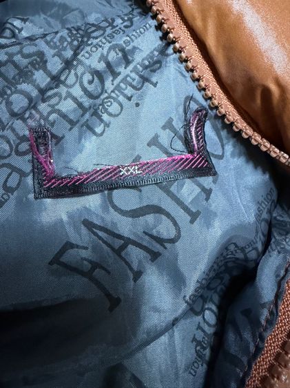 เสื้อกั๊กบุนวมสีน้ำตาล มีฮู้ด สภาพดี ตัดป้ายออก ใส่ได้ทั้งหญิงและชาย รูปที่ 8