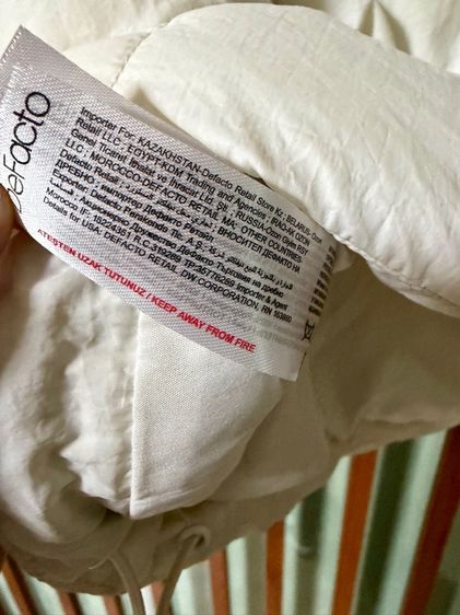 เสื้อกั๊กบุนวมสีขาว แบรนด์ DeFacto แบรนด์เสื้อผ้าและแฟชั่นชั้นนำจากประเทศตุรกี สภาพเหมือนใหม่ ใส่ครั้งเดียว ใส่ได้ทั้งหญิงและชาย รูปที่ 8