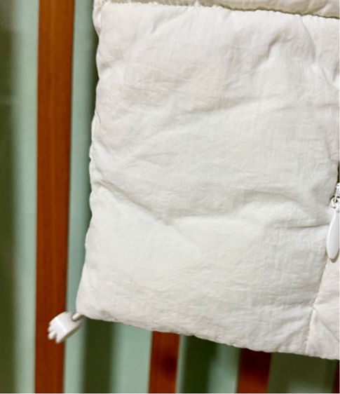 เสื้อกั๊กบุนวมสีขาว แบรนด์ DeFacto แบรนด์เสื้อผ้าและแฟชั่นชั้นนำจากประเทศตุรกี สภาพเหมือนใหม่ ใส่ครั้งเดียว ใส่ได้ทั้งหญิงและชาย รูปที่ 4