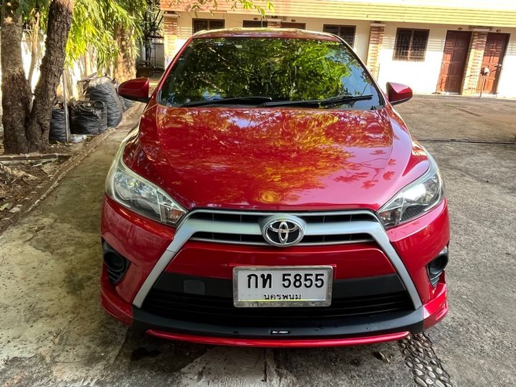 รถ Toyota Yaris 1.2 E สี แดง