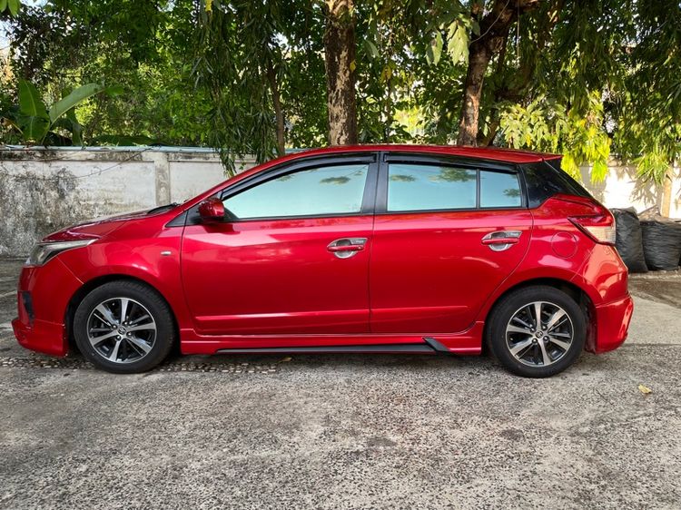 Toyota Yaris 2015 1.2 E เบนซิน เกียร์อัตโนมัติ แดง รูปที่ 4