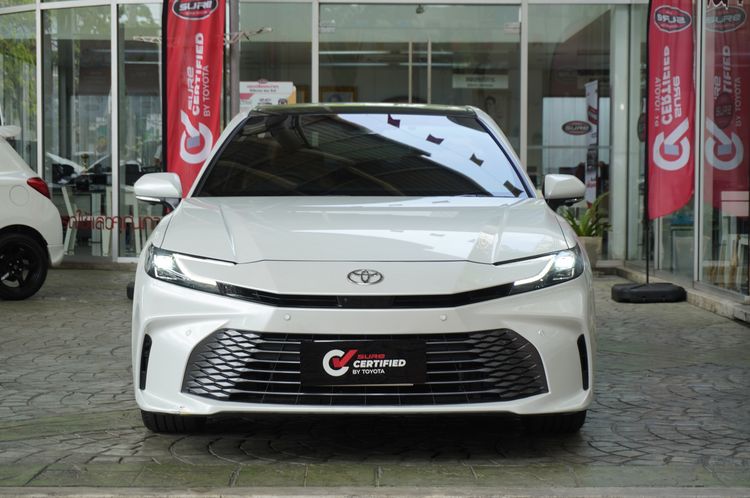 Toyota Camry 2025 2.5 HEV Premium Luxury Sedan เบนซิน ไม่ติดแก๊ส เกียร์อัตโนมัติ ขาว รูปที่ 2