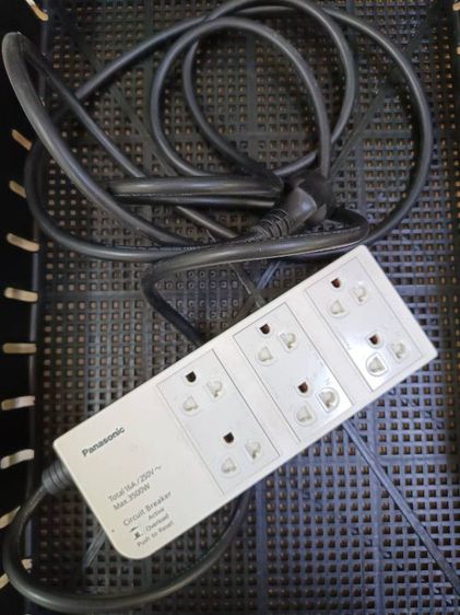 ปลั๊กสามตรา ปลั๊กพ่วง มือสอง สภาพดี Panasonic รางปลั๊กไฟ 6 ช่อง รุ่น สายยาว 3 เมตร -สี White

รางปลั๊ก 6 ช่อง WCHG 2836 PANASONIC 3 เมตร