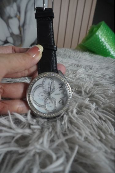 นาฬิกาข้อมือแบรนด์Guess ขอบเพชรแท้