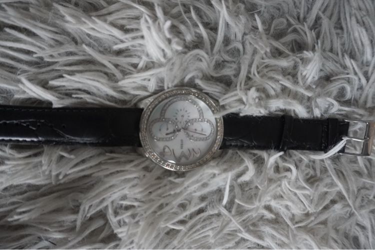 นาฬิกาข้อมือแบรนด์Guess ขอบเพชรแท้ รูปที่ 4