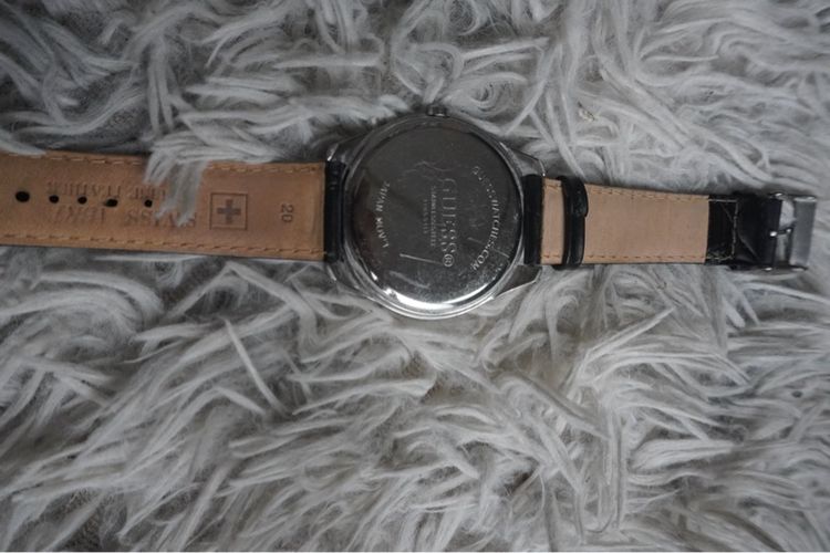 นาฬิกาข้อมือแบรนด์Guess ขอบเพชรแท้ รูปที่ 8