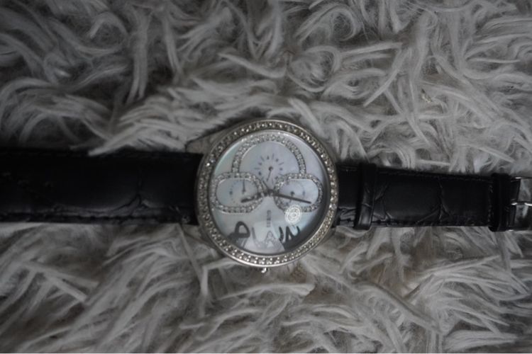 นาฬิกาข้อมือแบรนด์Guess ขอบเพชรแท้ รูปที่ 9