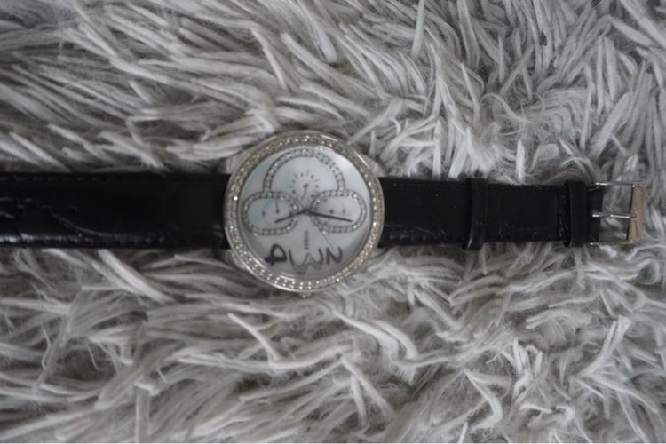 นาฬิกาข้อมือแบรนด์Guess ขอบเพชรแท้ รูปที่ 2