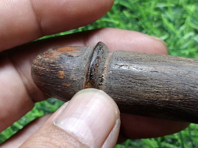 (ปิดแล้วครับ)ปลัดขิกเก่าแกะมีดแกะมือ เนื้อไม้แกะเก่า จารเต็ม รูปที่ 7