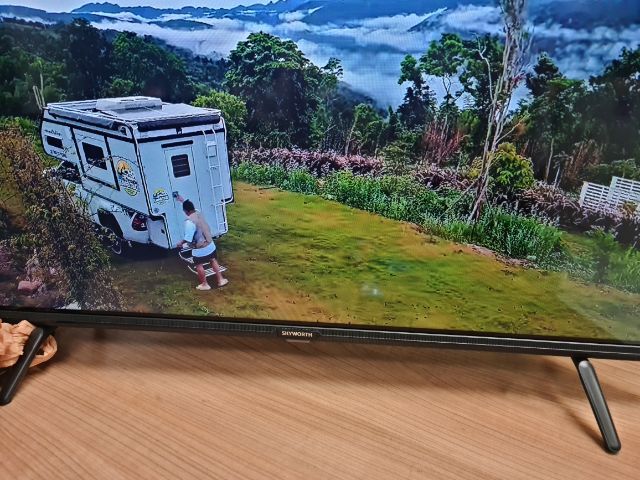 led android tv ยี่ห้อ  SKYWORTH ขนาด 32 นิ้ว  สภาพใหม่มาก ฟังชั่นครบ  ภาพสวย เสียงดี 