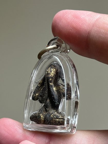 พระปิดตาเก่า หลังมีรอยจาร์ย รูปที่ 2