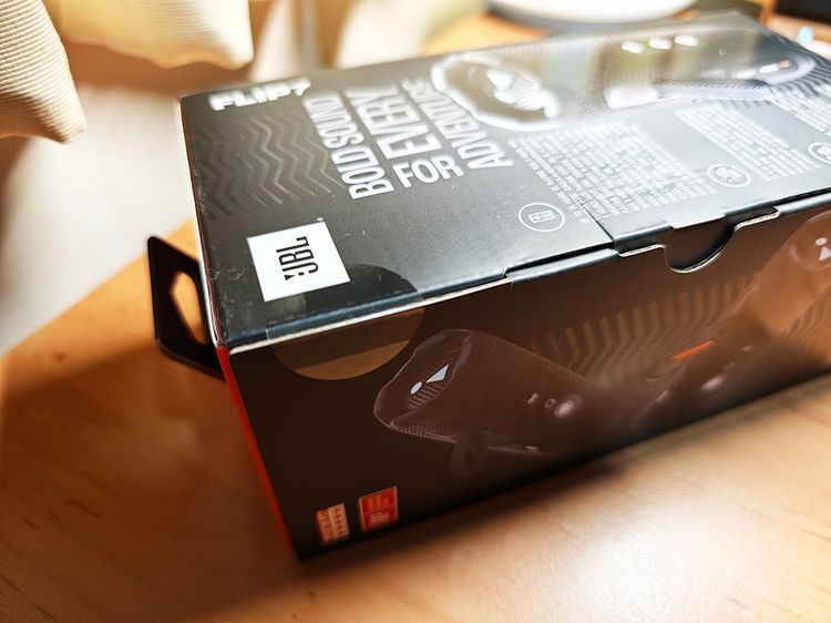 JBL Flip 7 สุดยอดลำโพงตัวเทพ เสียงดีกระหึ่มมากๆ ของใหม่มือ 1 เครื่องศูนย์ไทยประกันมหาจักร รูปที่ 2