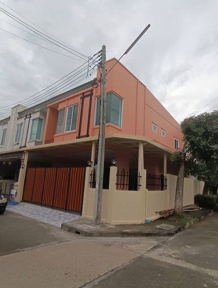 ขาย-ให้เช่า ทาวน์โฮมสวย ดีญ่า วาเล่ย์ (สารภี) เชียงใหม่