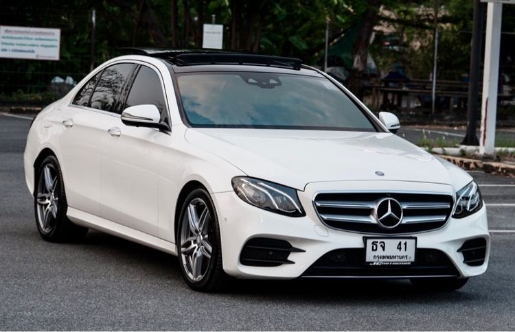 รถ Mercedes-Benz E-Class E220 สี ขาว