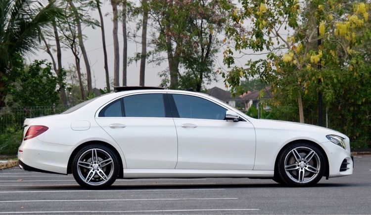 Mercedes-Benz E-Class 2017 E220 Sedan ดีเซล ไม่ติดแก๊ส เกียร์อัตโนมัติ ขาว รูปที่ 4