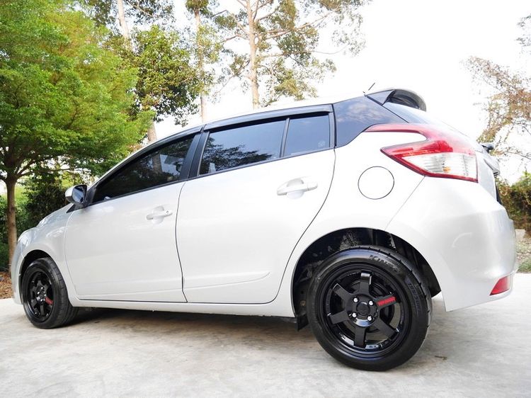 Toyota Yaris 2015 1.2 E Sedan เบนซิน ไม่ติดแก๊ส เกียร์อัตโนมัติ บรอนซ์เงิน รูปที่ 3