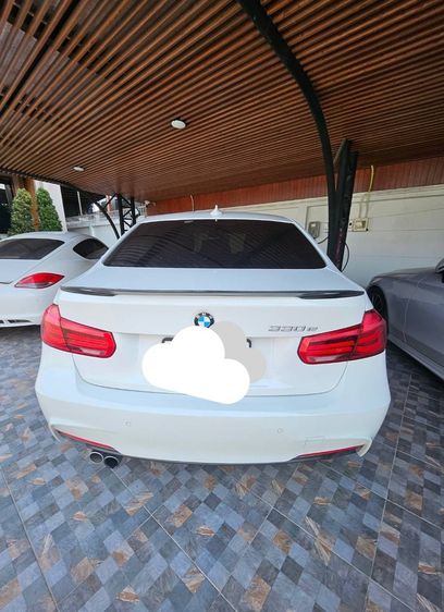 BMW Series 3 2018 330e Sedan ปลั๊กอินไฮบริด (PHEV) ไม่ติดแก๊ส เกียร์อัตโนมัติ ขาว รูปที่ 2