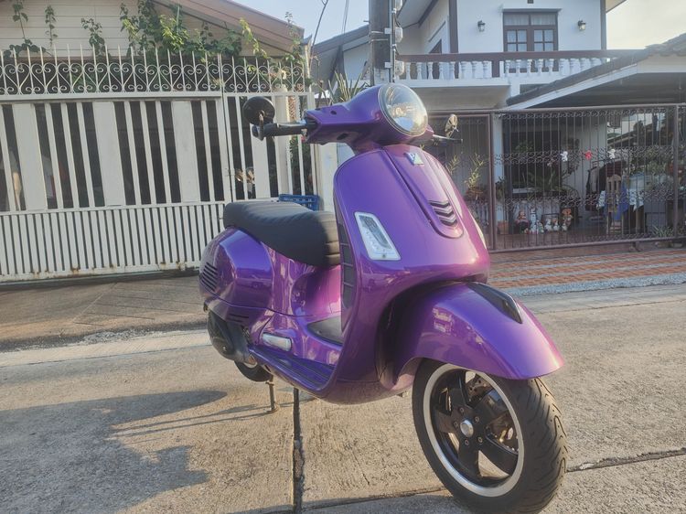 Vespa Gts 300 Super รูปที่ 2