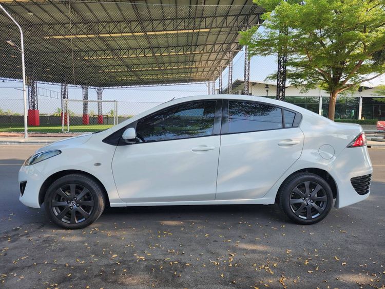 Mazda Mazda 2 2012 1.5 Elegance Groove Sedan เบนซิน ไม่ติดแก๊ส เกียร์อัตโนมัติ ขาว รูปที่ 4