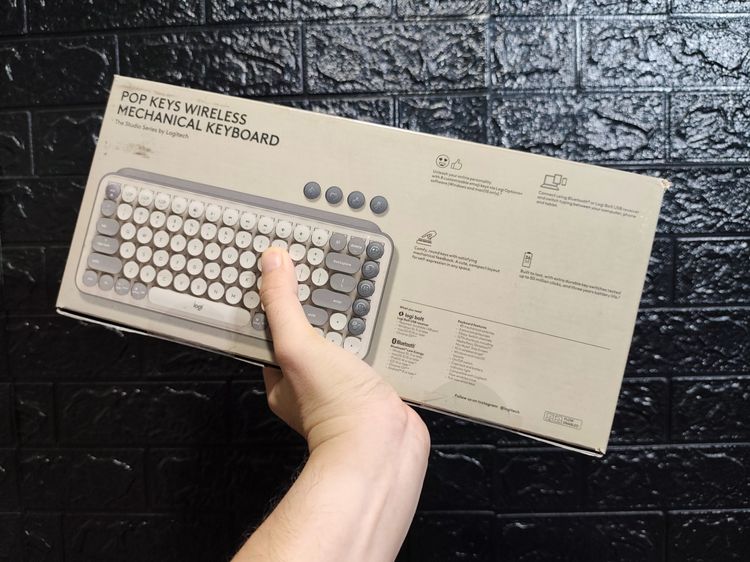 Logitech Pop Keys คีย์บอร์ดไร้สายดีไซน์พิมพ์ดีด สภาพใหม่ รูปที่ 3