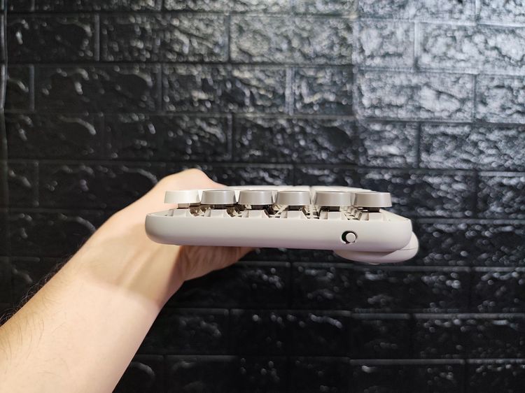 Logitech Pop Keys คีย์บอร์ดไร้สายดีไซน์พิมพ์ดีด สภาพใหม่ รูปที่ 5