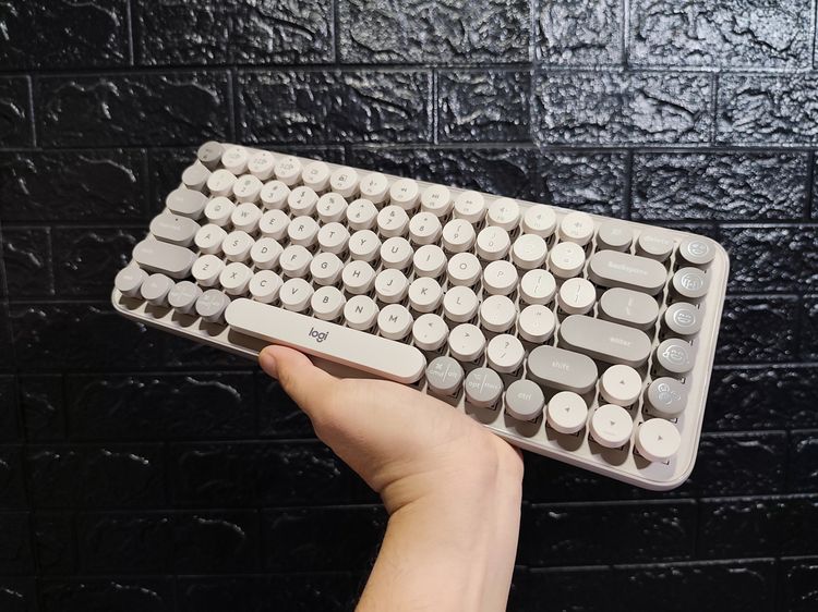Logitech Pop Keys คีย์บอร์ดไร้สายดีไซน์พิมพ์ดีด สภาพใหม่ รูปที่ 4