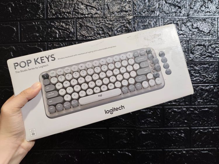 เม้าส์ และคีย์บอร์ด Logitech Pop Keys คีย์บอร์ดไร้สายดีไซน์พิมพ์ดีด สภาพใหม่