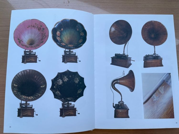 หนังสือ เครื่องเสียงโบราณ ตำนานแห่งศาสตร์และศิลป์ เก่าสะสม รูปที่ 2