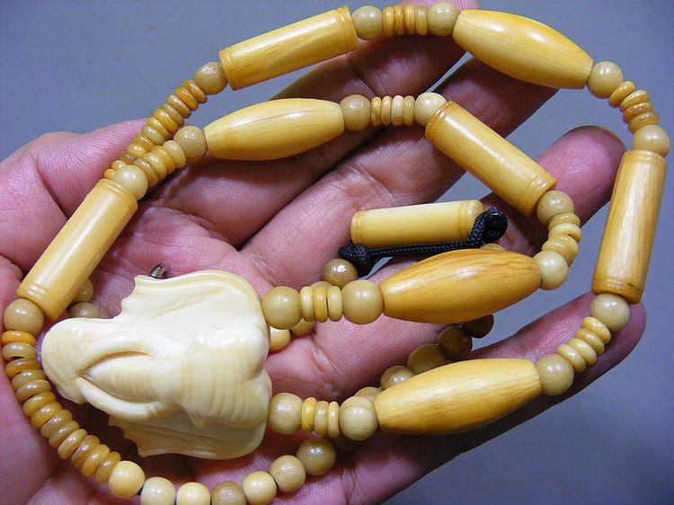  เก่าๆฉ่ำๆ ของทนสิทธิ์มีฤทธิ์ในตัวเอง เข้มขลัง สร้อยแขวนพระ รูปที่ 3