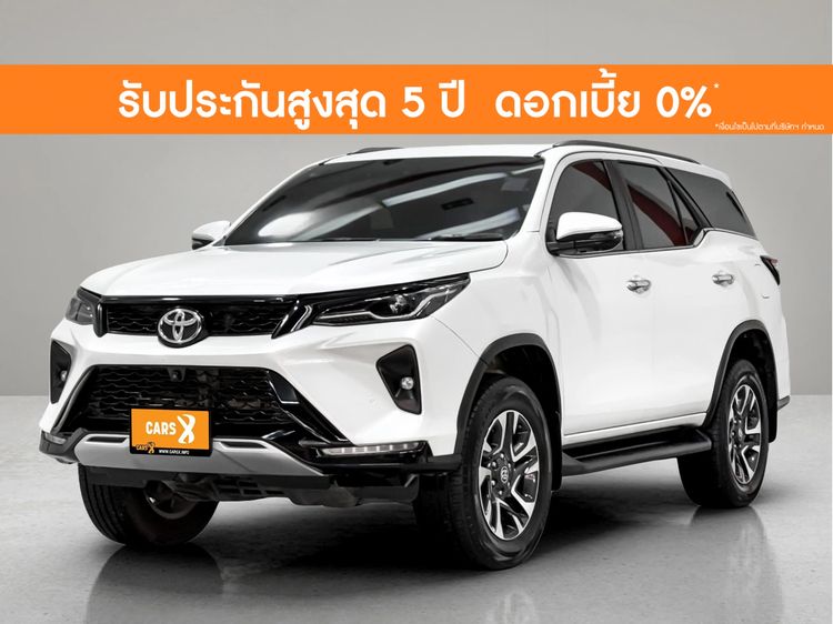รถ Toyota Fortuner 2.4 Leader V สี ขาว