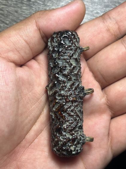 เปิด ตะกรุดสามห่วงยาว 3 นิ้ว ไม่รู้ที่ (มีสินค้าหลายรายการกดเข้ามาดูในโปรไฟล์ได้เลยครับ)