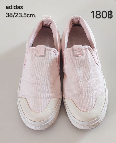 รองเท้าผ้าใบ 