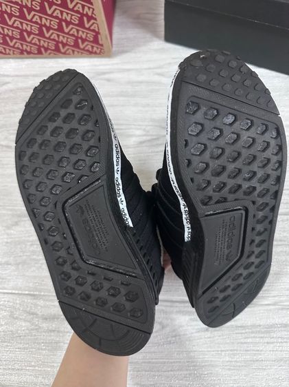 รองเท้า Toms Crocs Vans Adidas รูปที่ 12