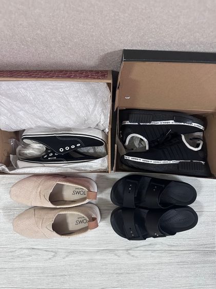 รองเท้า Toms Crocs Vans Adidas