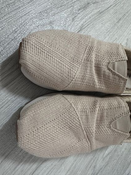 รองเท้า Toms Crocs Vans Adidas รูปที่ 7