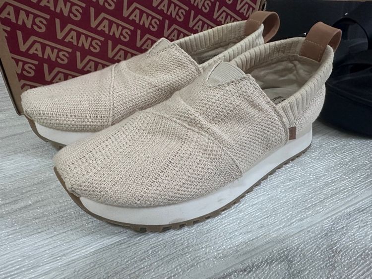 รองเท้า Toms Crocs Vans Adidas รูปที่ 6