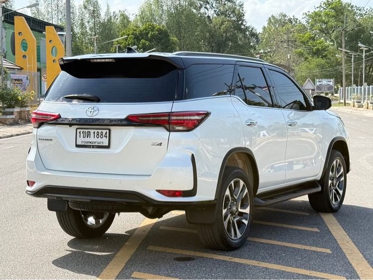 Toyota Fortuner 2020 2.4 Legender Utility-car ดีเซล ไม่ติดแก๊ส เกียร์อัตโนมัติ ขาว รูปที่ 2